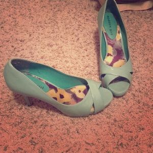 7.5 Madden Girl heels